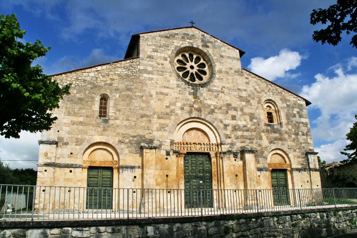 Abbazia romanica di San Tommaso Becket